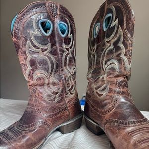 Ariat square toe boots 9B